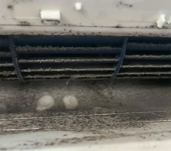 徐水空调吹的风有股烧焦味是怎么回事